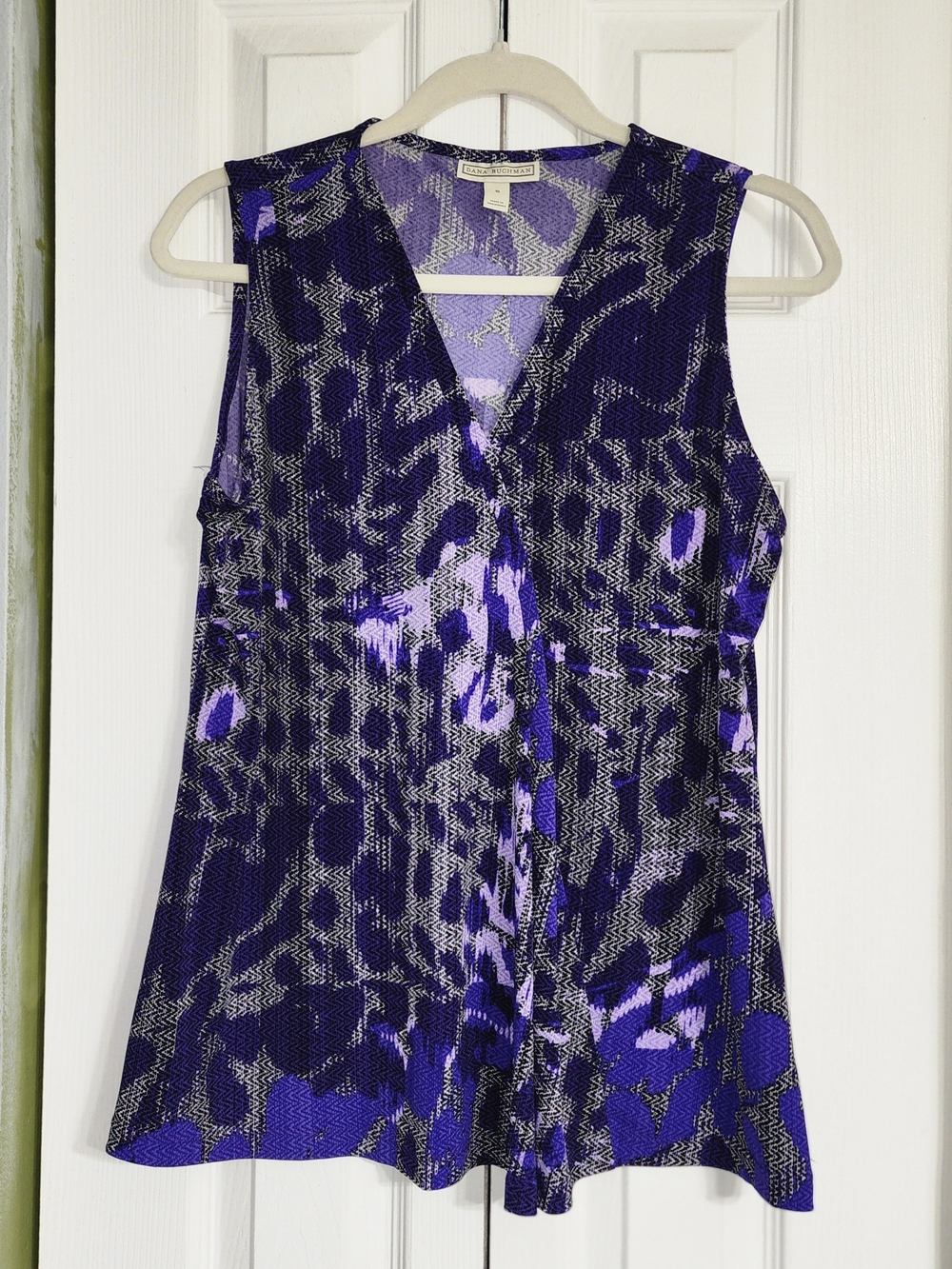 Dana Buchman Purple Animal Print V-Neck Tank Top Size S